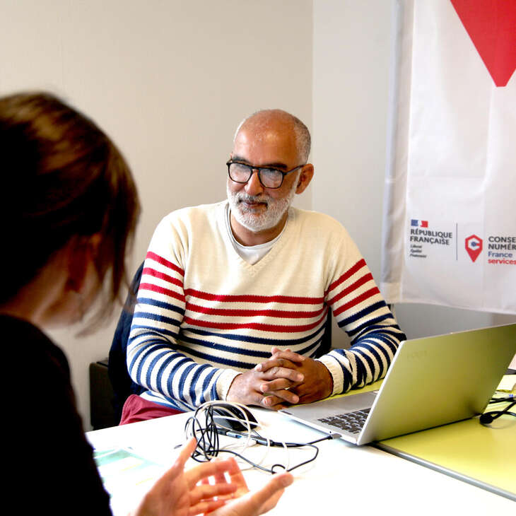 CONSEILLER NUMÉRIQUE : UN AGENT À VOTRE ÉCOUTE !